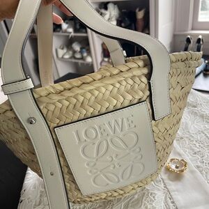 Loewe small basket and bag in palm and leafskin in Natural/White